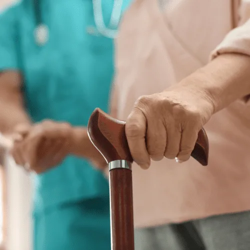 Rehabilitación en adultos mayores en Lima: Recuperando la autonomía